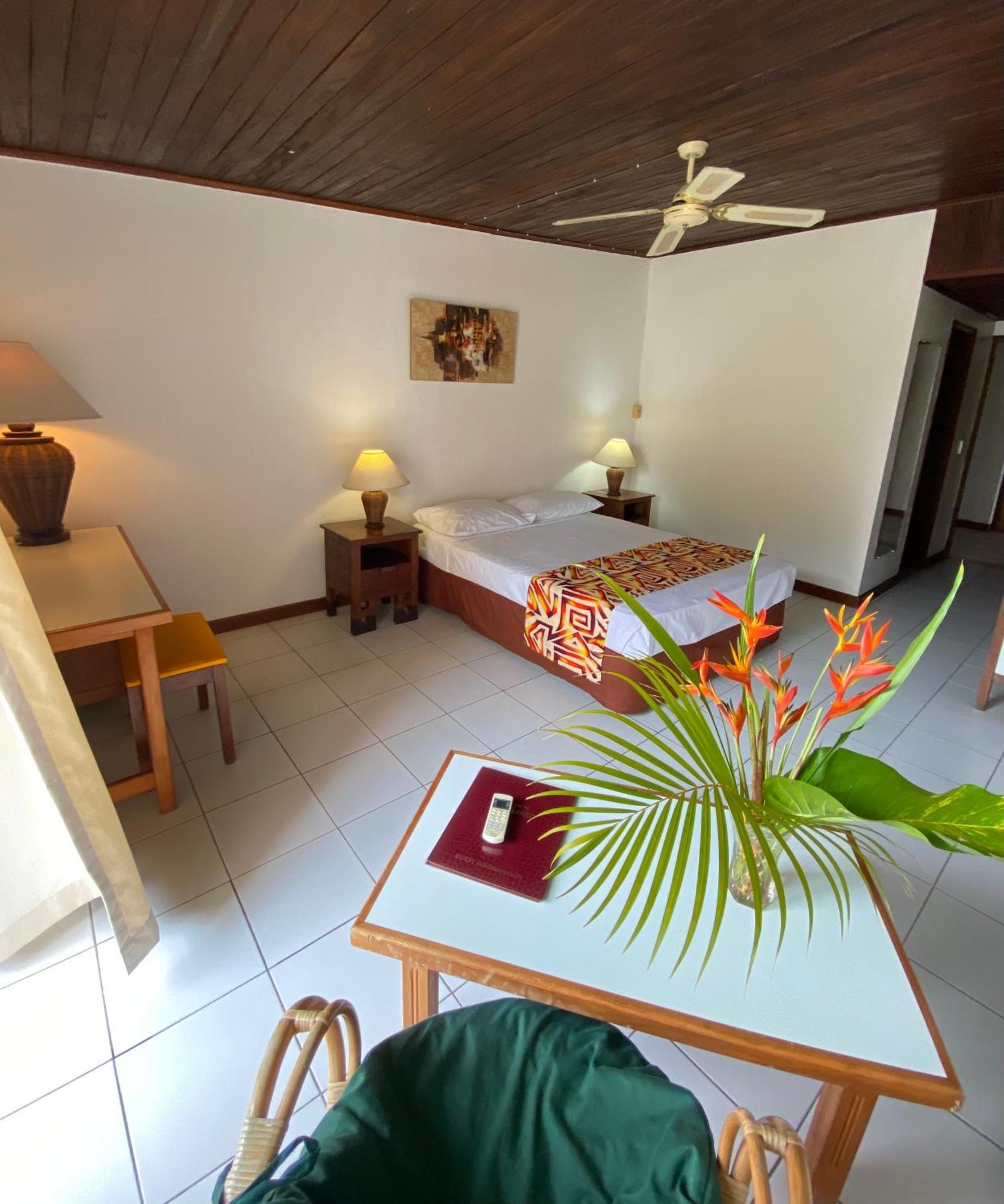 Hotel Santo Vanuatu Luganville Exterior photo